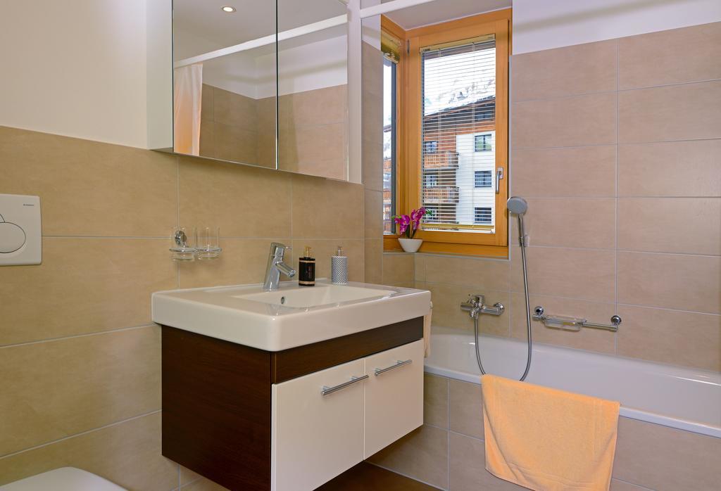 צרמט Ferienwohnung Haus Achilles חדר תמונה